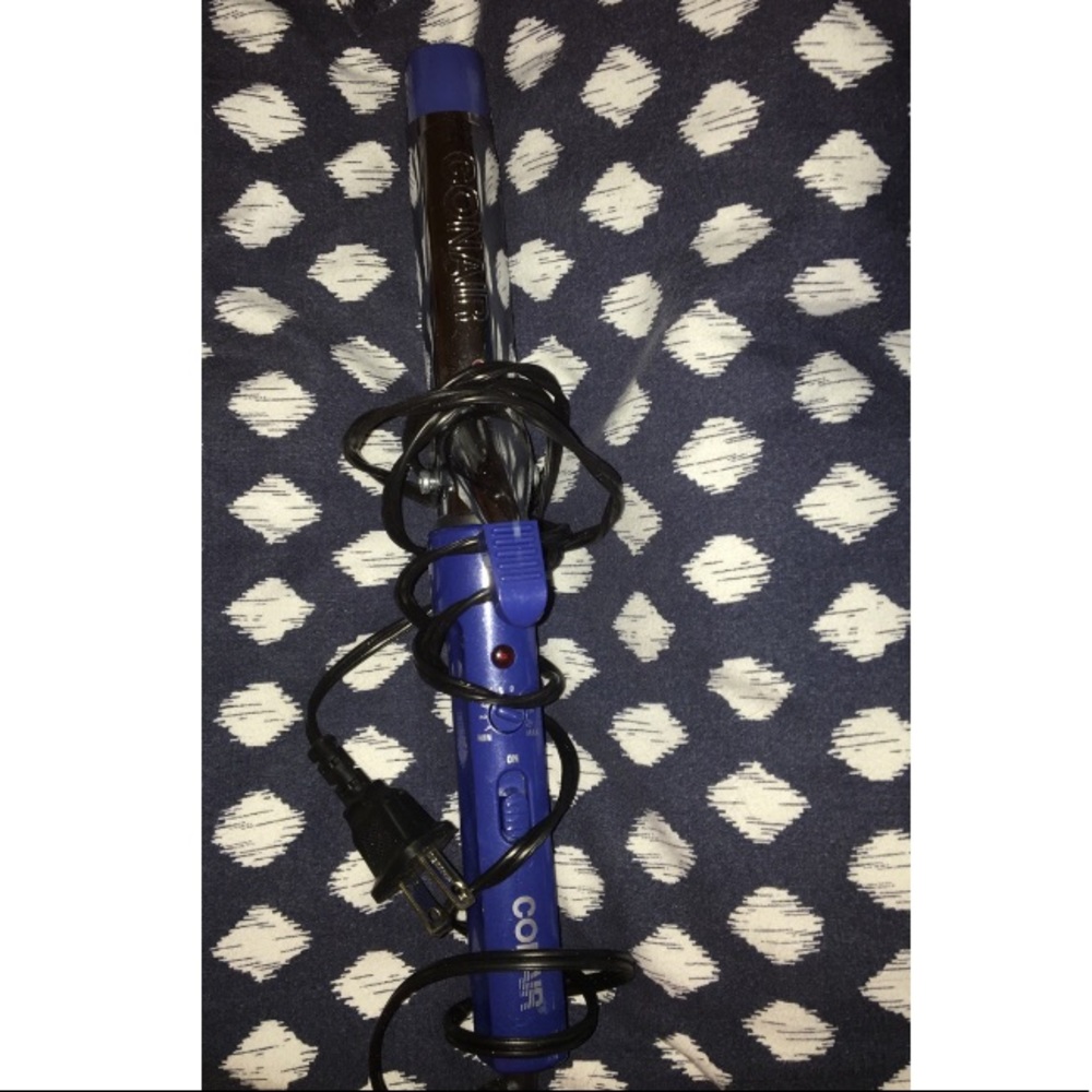 Brand new curling iron